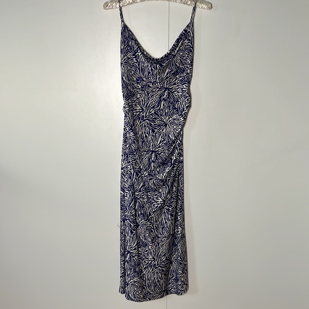 Diane Von Furstenberg Drape neck Dress Sz 6 Blue White Island Leaves Silk